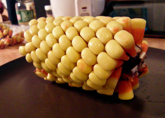 http://somethingaweek.files.wordpress.com/2011/10/candy-corn-cob-40.jpg?w=600
